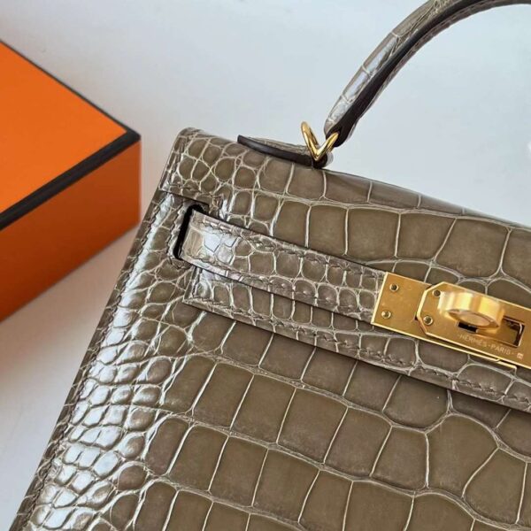 mmexport1708142336388 DDMode Mini Kelly Shiny Alligator Ck18 Etoupe Grey Gold Hardware 19cm Full Handmade Ghw