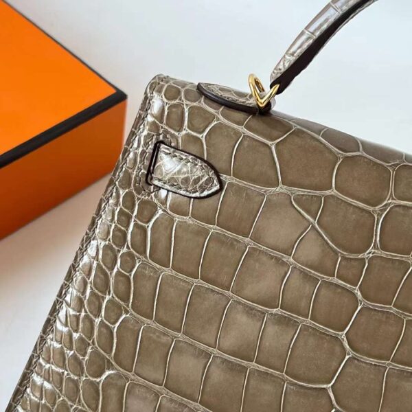 mmexport1708142340955 DDMode Mini Kelly Shiny Alligator Ck18 Etoupe Grey Gold Hardware 19cm Full Handmade Ghw