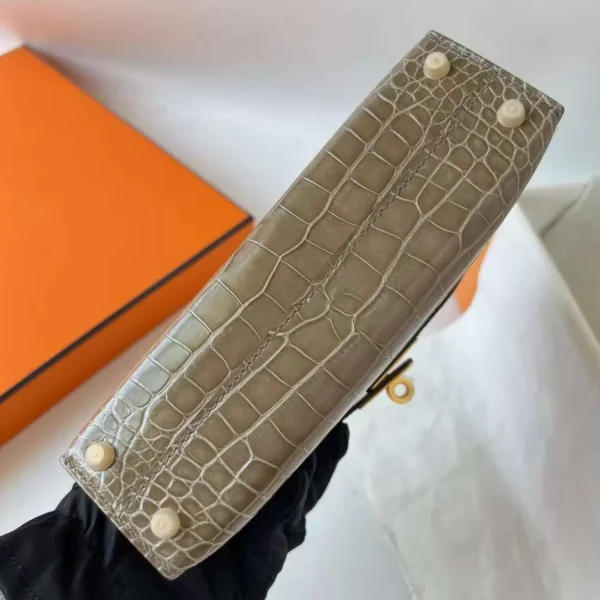 mmexport1708142346228-jpg DDMode Mini Kelly Shiny Alligator Ck18 Etoupe Grey Gold Hardware 19cm Full Handmade Ghw