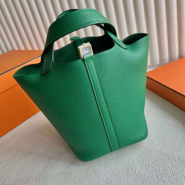 mmexport1720230209113 DDMode Reddit Picotin Clemence U4 Velvet green Gold Hardware 18cm Full Handmade Ghw