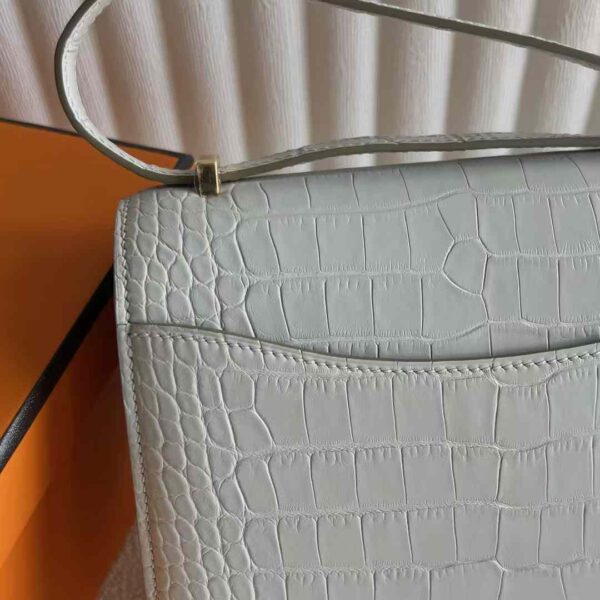 mmexport1730645683519 DDMode Constance Matte Alligator Crocodile 8L Ice White Gold Hardware 18cm Full Handmade Ghw