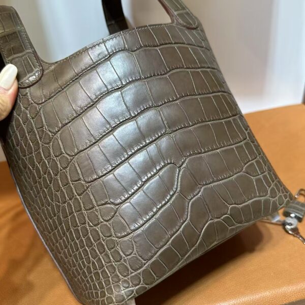 mmexport1740124467797 DDMode Picotin Matte Alligator Crocodile Ck18 Etoupe Grey Silver Hardware 18cm Full Handmade Phw