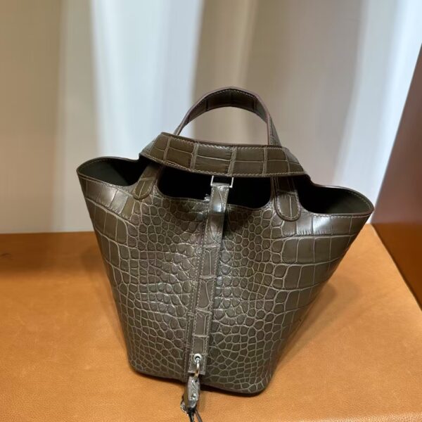 mmexport1740124477251 DDMode Picotin Matte Alligator Crocodile Ck18 Etoupe Grey Silver Hardware 18cm Full Handmade Phw
